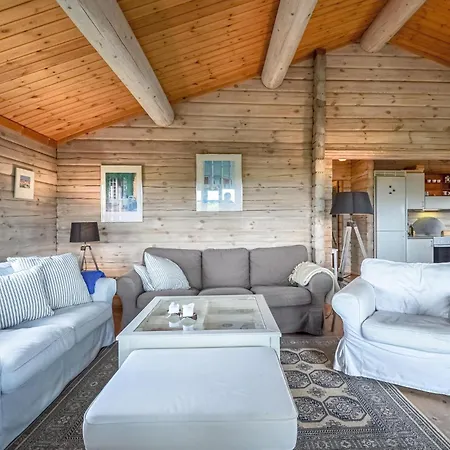 Дом отдыха Four-bedroom In *